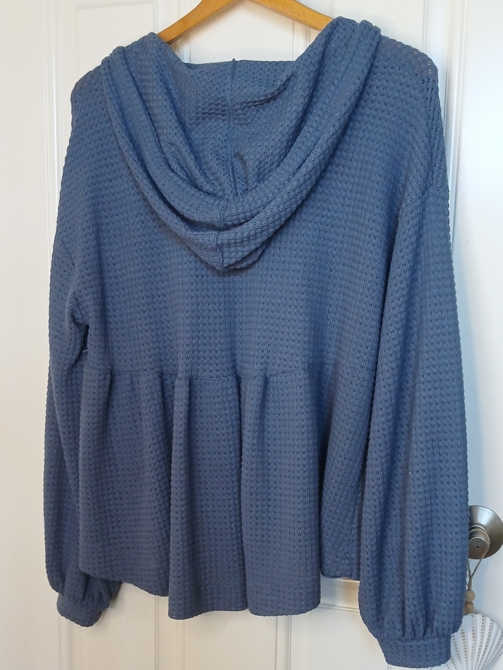 SO Peplum Henley Hoodie In Cyclone Blue - Picture 5 of 6